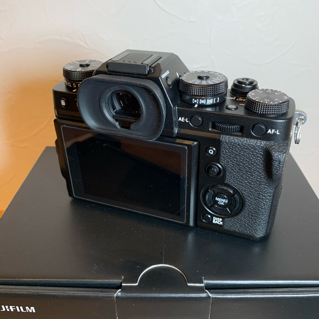 富士フイルム(フジフイルム)のX-T3 FUJIFILM 美品 スマホ/家電/カメラのカメラ(ミラーレス一眼)の商品写真