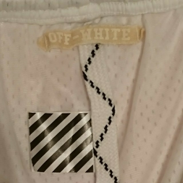 OFF-WHITE(オフホワイト)の®️i様専用 OFF－WHITE メッシュ パンツ 白 S メンズのパンツ(ショートパンツ)の商品写真