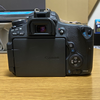 キヤノン(Canon)のCanon eos 8000d EF-S18-55mm IS STMレンズ付き(デジタル一眼)