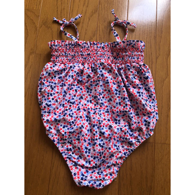 babyGAP(ベビーギャップ)のbabyGAP  水着　女の子　星　90cm  キッズ/ベビー/マタニティのキッズ服女の子用(90cm~)(水着)の商品写真