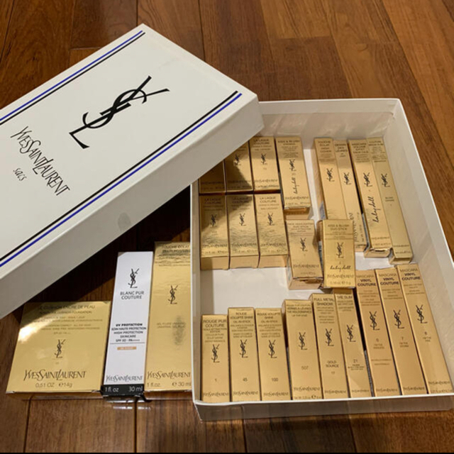 Yves Saint Laurent Beaute(イヴサンローランボーテ)のサンローラン イヴ・サンローラン イヴ・サンローランボーテ　空箱 箱 ボックス レディースのバッグ(ショップ袋)の商品写真