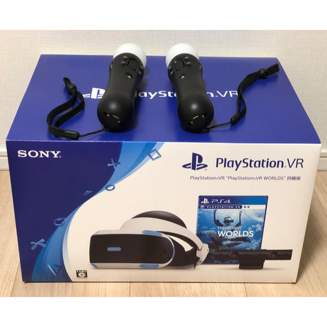 PlayStation VR(プレイステーションヴィーアール)のPSVR 本体（カメラ付） + PS move 2本 エンタメ/ホビーのゲームソフト/ゲーム機本体(家庭用ゲーム機本体)の商品写真