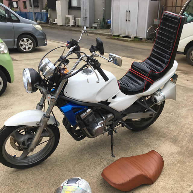 【新品配線加工済み】バイク用拡声器 bluetoothアンプセット  自動車/バイクの自動車(カーオーディオ)の商品写真