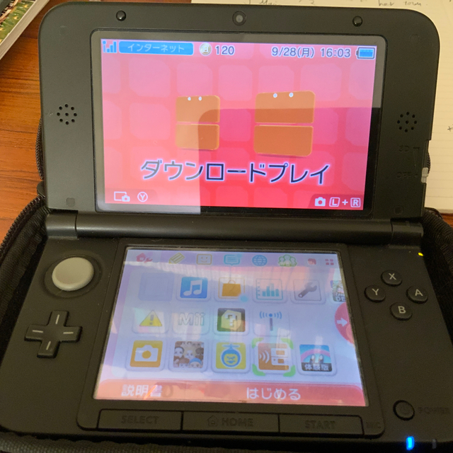 3DS LL 本体(純正ケース付き)＋ カセット3枚(おまけ) ＋充電器 - 携帯