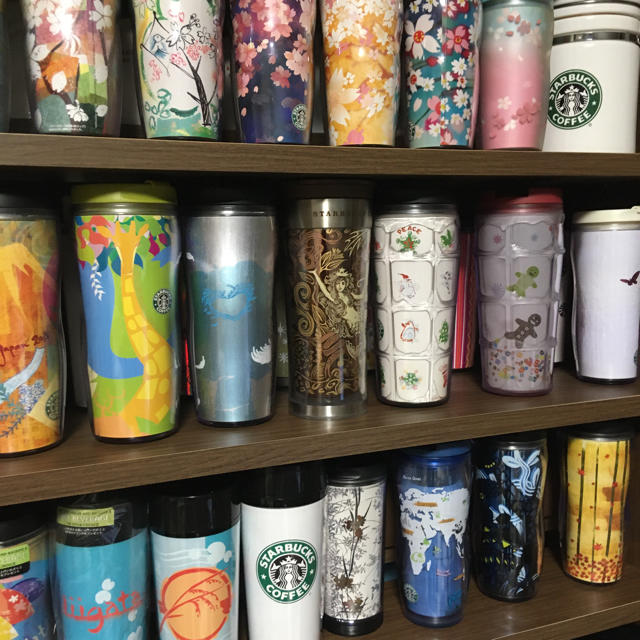 Starbucks Coffee(スターバックスコーヒー)のスターバックス  コレクション棚　一式 インテリア/住まい/日用品のキッチン/食器(タンブラー)の商品写真