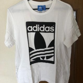 アディダス(adidas)のadidas Tシャツ(Tシャツ/カットソー(半袖/袖なし))