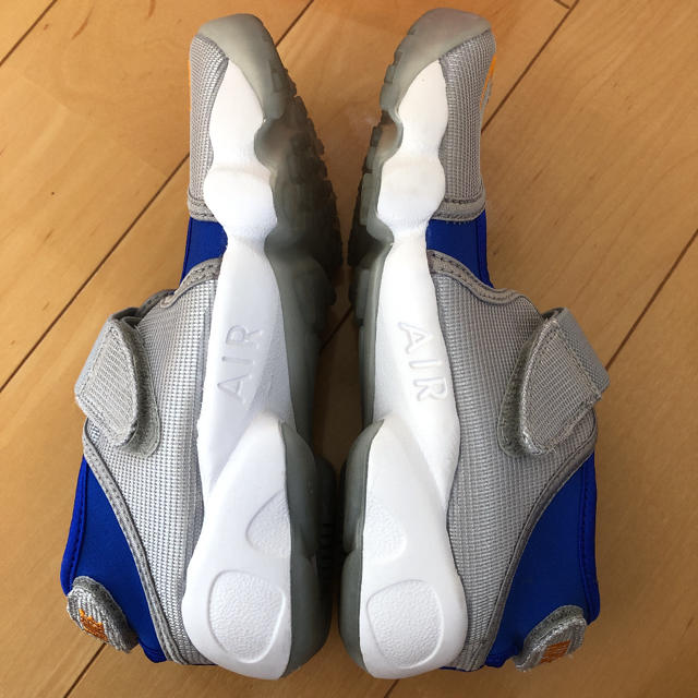 NIKE(ナイキ)のウィメンズ♫ナイキ♫エアリフト♫23センチ♫NIKE AIR RIFT♫シルバー レディースの靴/シューズ(スニーカー)の商品写真