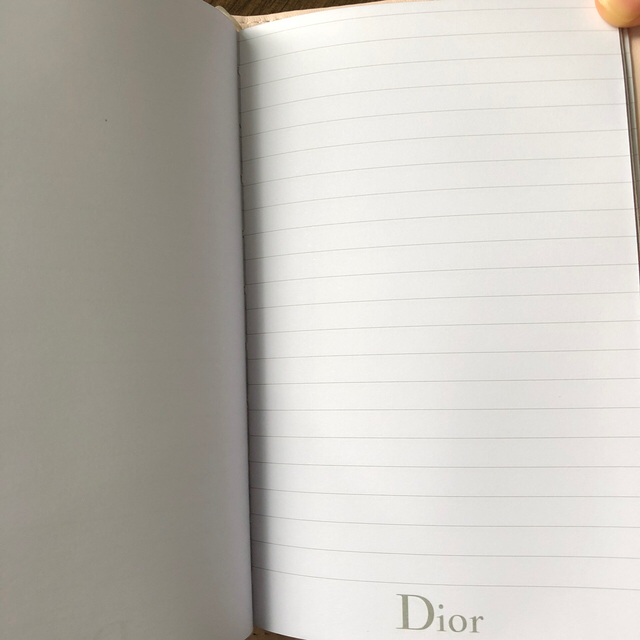 Dior(ディオール)のディオール　手帳　非売品　ワッペン エンタメ/ホビーのコレクション(ノベルティグッズ)の商品写真