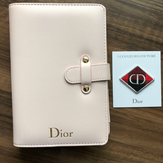 Dior(ディオール)のディオール　手帳　非売品　ワッペン エンタメ/ホビーのコレクション(ノベルティグッズ)の商品写真