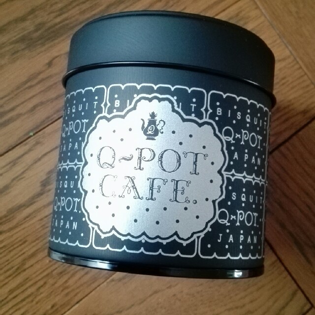 Q-pot.(キューポット)のキューポット　ハロウィン限定クッキー缶 レディースのファッション小物(その他)の商品写真