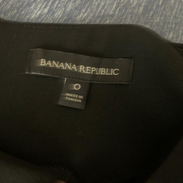 Banana Republic(バナナリパブリック)のバナナリパブリック　黒のパール付きワンピース レディースのワンピース(ひざ丈ワンピース)の商品写真