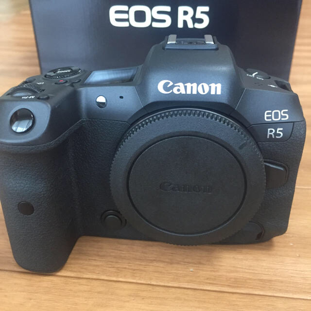 CANON EOS R5