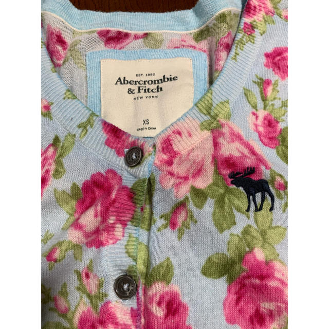 Abercrombie&Fitch(アバクロンビーアンドフィッチ)のAbercrombie&Fitch カーディガン 花柄 水色 XS レディース レディースのトップス(カーディガン)の商品写真