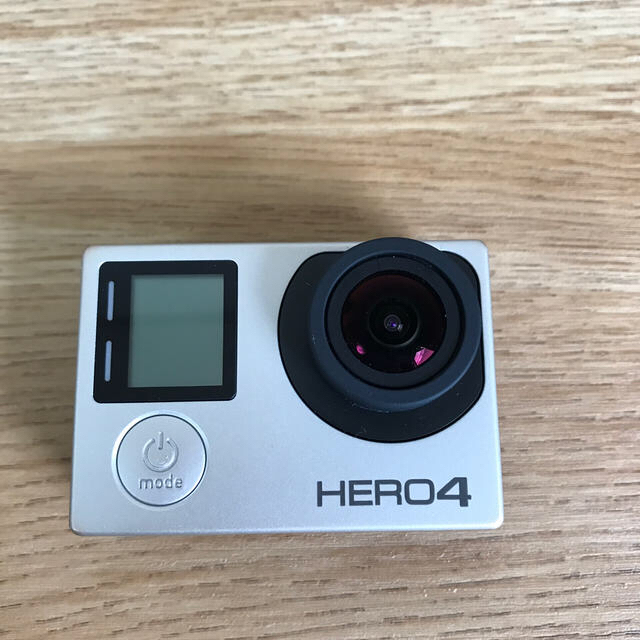 GoPro(ゴープロ)のgopro hero4 silver スマホ/家電/カメラのカメラ(コンパクトデジタルカメラ)の商品写真