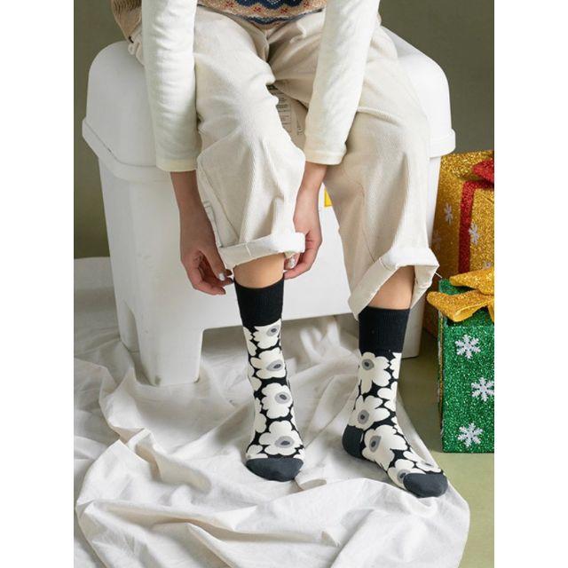 休日限定 白 黒 茶 ソックス 靴下 花柄 マリメッコ 風 3枚 セット 韓国 レディースのレッグウェア(ソックス)の商品写真