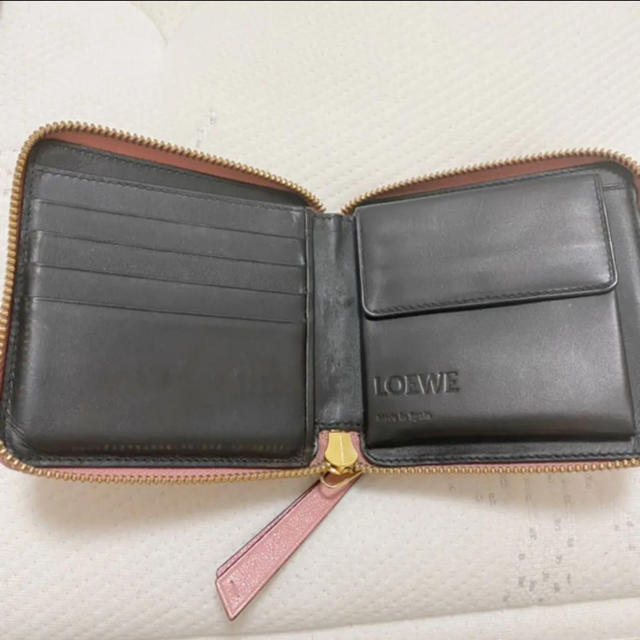 LOEWE(ロエベ)のロエベ LOEWE ピンク パズル ラウンドジップ 二つ折り財布 レディースのファッション小物(財布)の商品写真