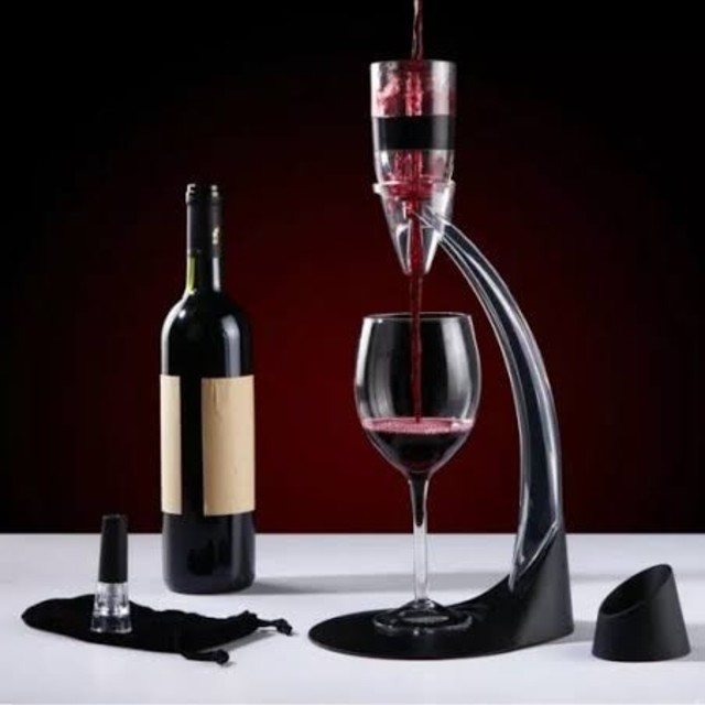 magic decanter deluxe aerator set インテリア/住まい/日用品のキッチン/食器(その他)の商品写真