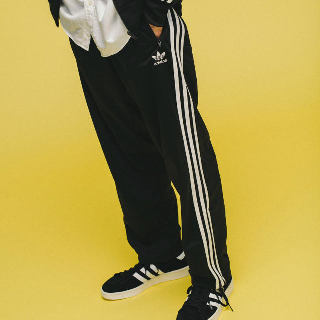 adidas(アディダス)のadidas originals トラックパンツ メンズのパンツ(その他)の商品写真