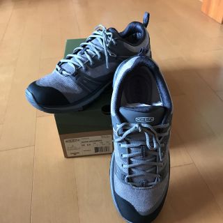 キーン(KEEN)のkeenのレディーススニーカー新品未使用。(スニーカー)