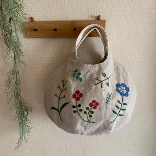 北欧風刺繍のコロリンバック(バッグ)