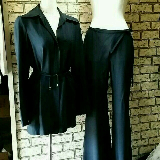 Gucci(グッチ)のGUCCIロングジャケットパンツスーツ レディースのフォーマル/ドレス(スーツ)の商品写真