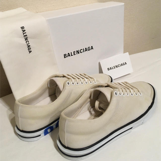 Balenciaga(バレンシアガ)の【新品未使用】BALENCIAGA バレンシアガ ダメージ加工 スニーカー レディースの靴/シューズ(スニーカー)の商品写真