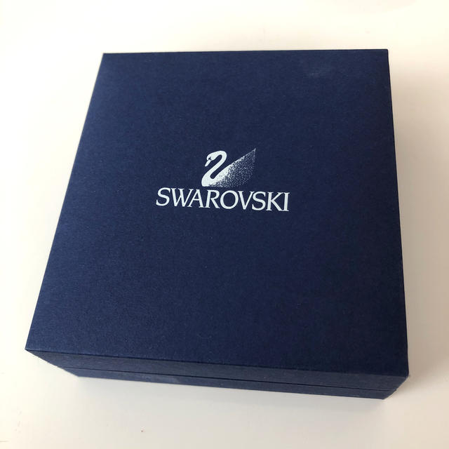 SWAROVSKI(スワロフスキー)のスワロフスキー　ブローチ　箱付き レディースのアクセサリー(ブローチ/コサージュ)の商品写真
