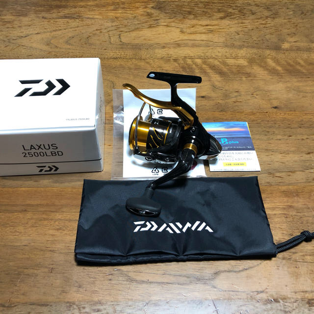 宅配便配送 DAIWA LAXUS 2500LBD ダイワ ラグザス レバーブレーキ