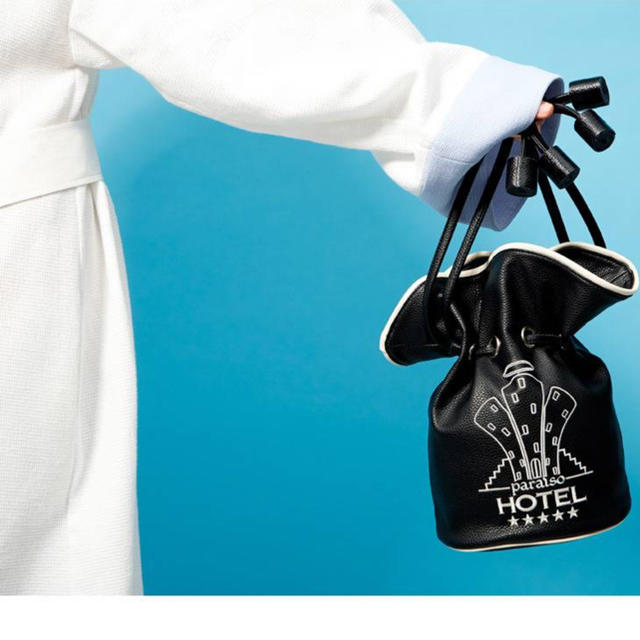 PAMEO POSE(パメオポーズ)のHOTEL PARAISO DRAWSTRING POUCH BAG  レディースのファッション小物(ポーチ)の商品写真