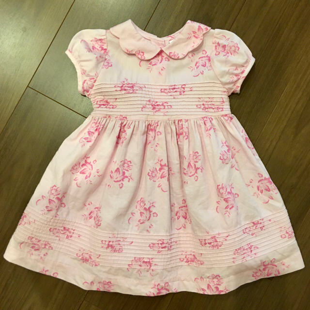 LAURA ASHLEY(ローラアシュレイ)のLILY♡様専用☆値下げ☆ローラアシュレイ ベビー ワンピース キッズ/ベビー/マタニティのベビー服(~85cm)(ワンピース)の商品写真