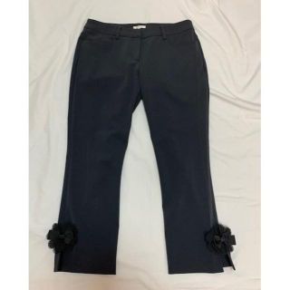 トゥービーシック(TO BE CHIC)のTO BE CHIC　裾お花リボン　2wayクロップドパンツ(クロップドパンツ)