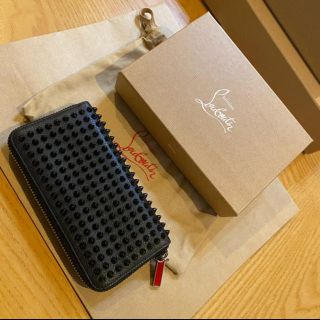 クリスチャンルブタン(Christian Louboutin)のChristian Louboutin Panettone スタッズ長財布(長財布)