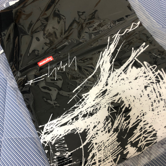 Supreme(シュプリーム)のSupreme/Yohji Yamamoto Scribble Wolf Tee メンズのトップス(Tシャツ/カットソー(半袖/袖なし))の商品写真