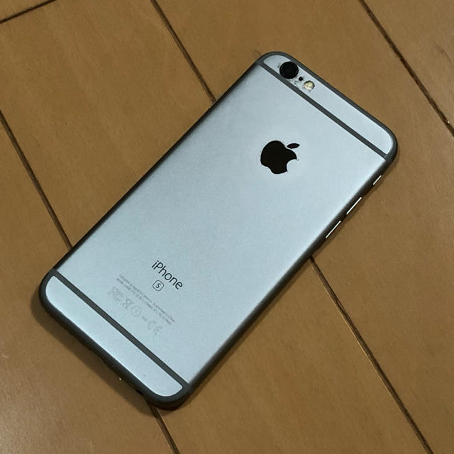 iPhone(アイフォーン)の【SIMロック解除済み」iPhone6s 64GB  本体 スペースグレー スマホ/家電/カメラのスマートフォン/携帯電話(スマートフォン本体)の商品写真