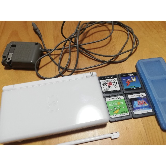 ニンテンドーDS(ニンテンドーDS)のNINTENDO DS lite　本体 エンタメ/ホビーのゲームソフト/ゲーム機本体(携帯用ゲーム機本体)の商品写真