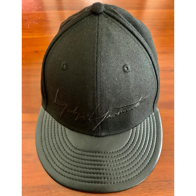 Yohji Yamamoto(ヨウジヤマモト)のyohji yamamoto × NEWERA　レザーキャップ 59.6cm キッズ/ベビー/マタニティのこども用ファッション小物(帽子)の商品写真