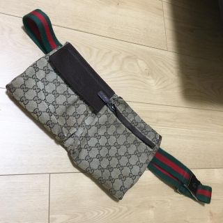 グッチ(Gucci)のGUCCIボディバッグ(ボディーバッグ)