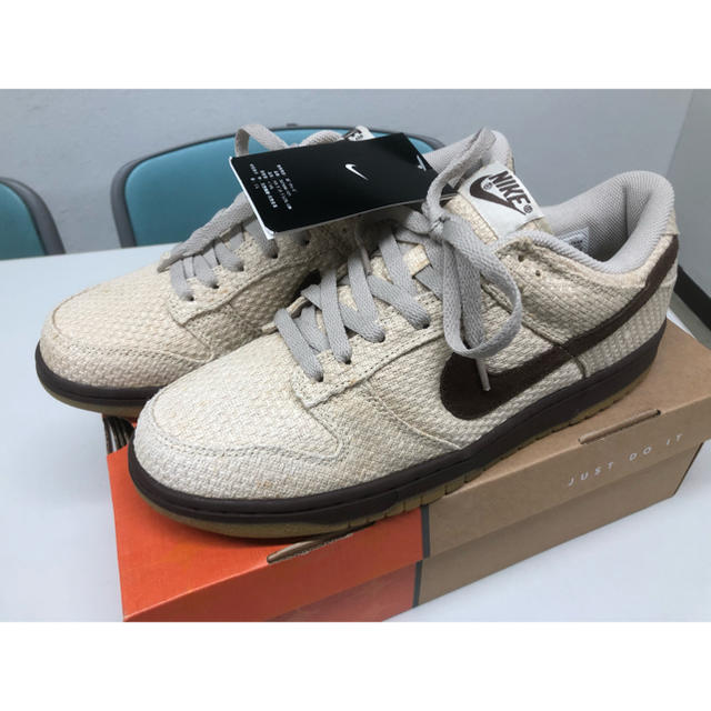 NIKE(ナイキ)の2005 NIKE DUNK LOW PREMIUM HEMP US9.5 新品 メンズの靴/シューズ(スニーカー)の商品写真