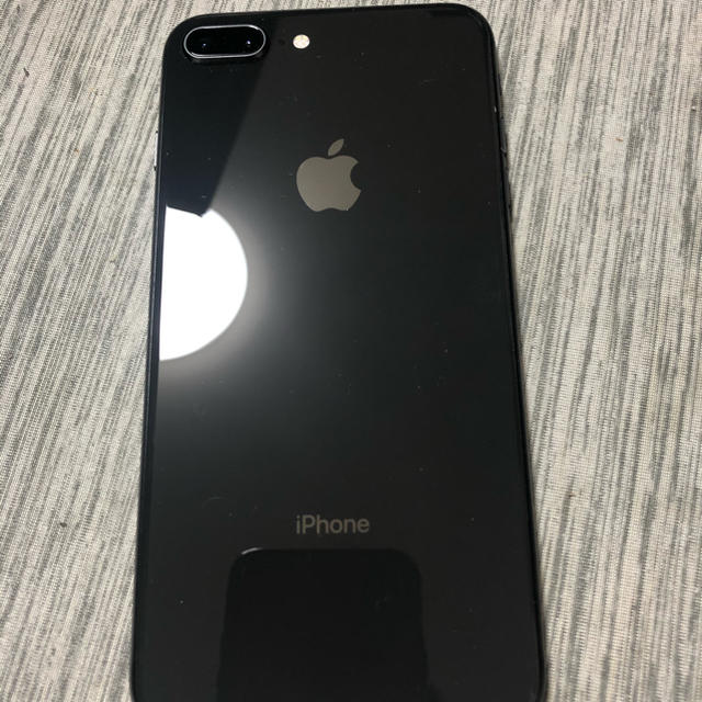 Apple(アップル)のたか様専用iPhone8プラス256 スマホ/家電/カメラのスマートフォン/携帯電話(スマートフォン本体)の商品写真