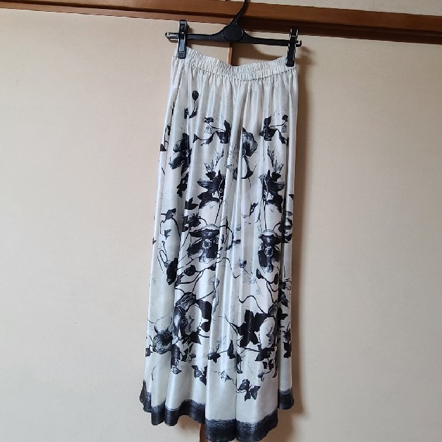 Ameri VINTAGE(アメリヴィンテージ)のアメリ　スカート　新品 レディースのスカート(ロングスカート)の商品写真