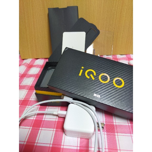 Vivo iQOO Z1(Dimensity 1000+)6GB/128GB スマホ/家電/カメラのスマートフォン/携帯電話(スマートフォン本体)の商品写真