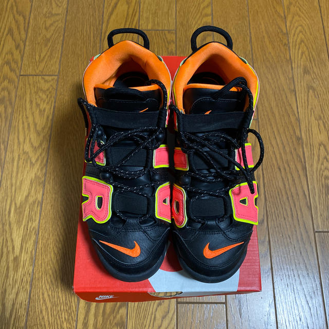 NIKE(ナイキ)のW NIKE AIR MORE UPTEMPO メンズの靴/シューズ(スニーカー)の商品写真