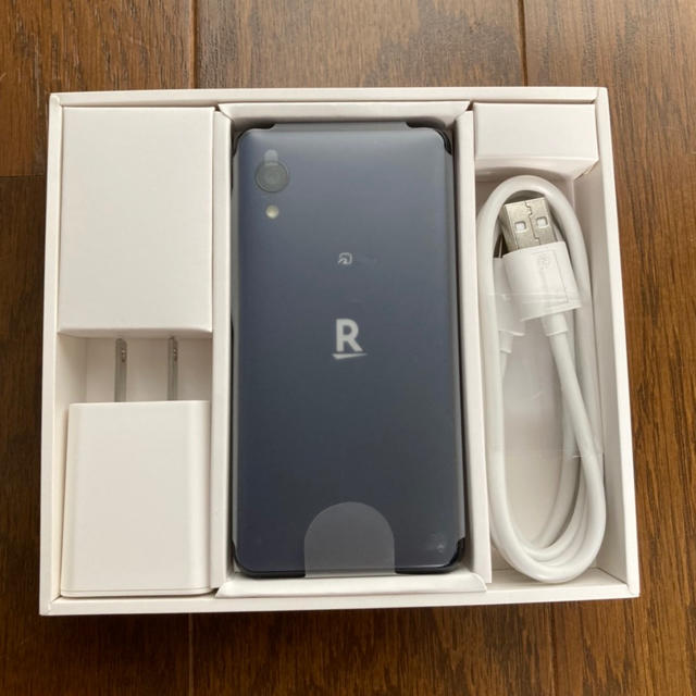 Rakuten(ラクテン)のRakuten mini 本体 ブラック スマホ/家電/カメラのスマートフォン/携帯電話(スマートフォン本体)の商品写真