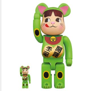 メディコムトイ(MEDICOM TOY)の新品 BE@RBRICK 招き猫 ペコちゃん 蛍光 100％ & 400％(キャラクターグッズ)