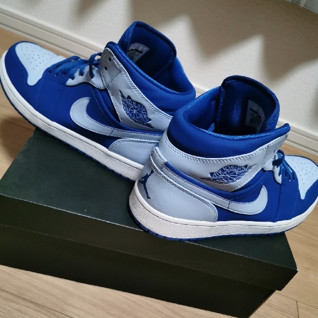 NIKE(ナイキ)のNIKE  AIR JORDAN1　アイスブルー×ホワイト メンズの靴/シューズ(スニーカー)の商品写真