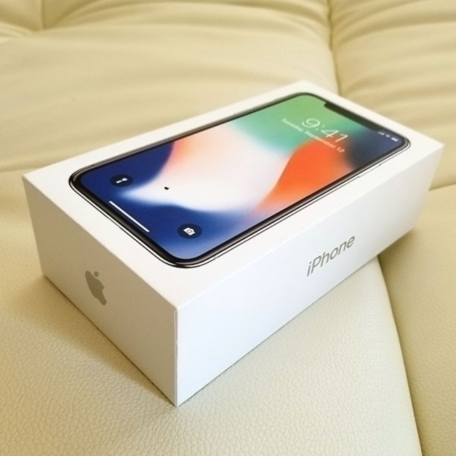 iPhone(アイフォーン)の新品 iPhoneX 64GB シルバー SIMロック解除済 docomo スマホ/家電/カメラのスマートフォン/携帯電話(スマートフォン本体)の商品写真