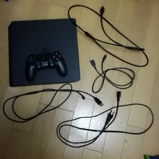 プレイステーション4(PlayStation4)のps4　本体　500GB (家庭用ゲーム機本体)
