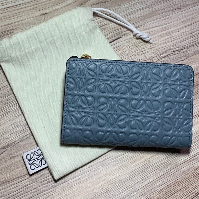 LOEWE(ロエベ)の希少✨新品　LOEWE(ロエベ)2つ折り財布(カード・コインケース) レディースのファッション小物(財布)の商品写真