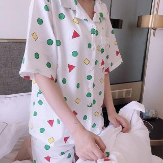 可愛いクレヨンしんちゃん♡パジャマ 白色 Mサイズ(パジャマ)