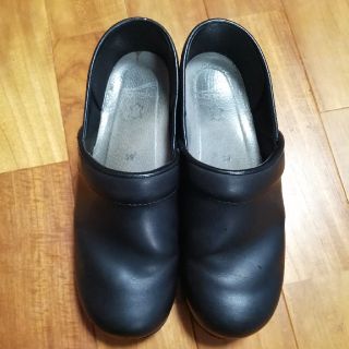 ダンスコ(dansko)の美品　ダンスコ　39　comoliルック使用(スリッポン/モカシン)